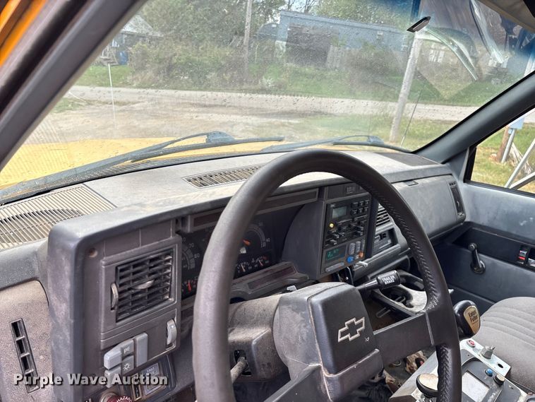 image for item ED2283 2002 Chevrolet C8500 dump truck