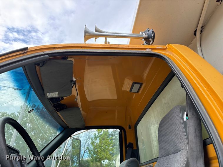 image for item ED2283 2002 Chevrolet C8500 dump truck