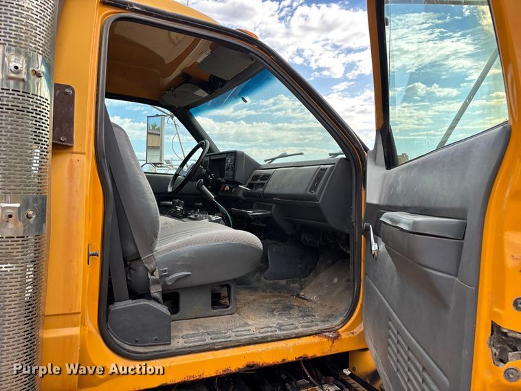 image for item ED2283 2002 Chevrolet C8500 dump truck