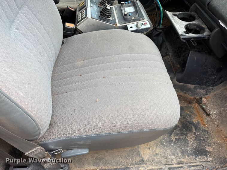 image for item ED2283 2002 Chevrolet C8500 dump truck