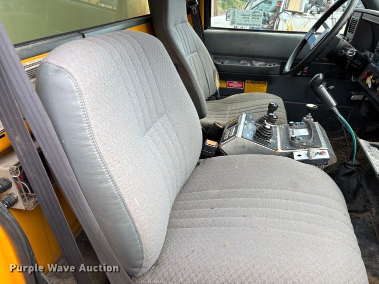 image for item ED2283 2002 Chevrolet C8500 dump truck