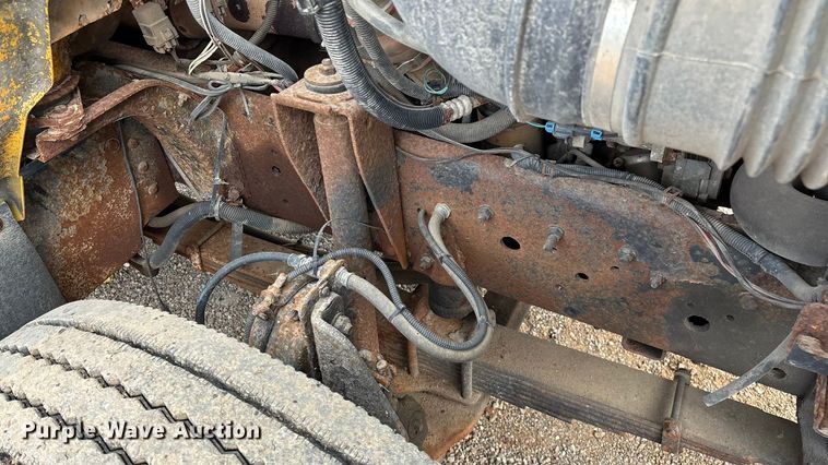 image for item ED2283 2002 Chevrolet C8500 dump truck