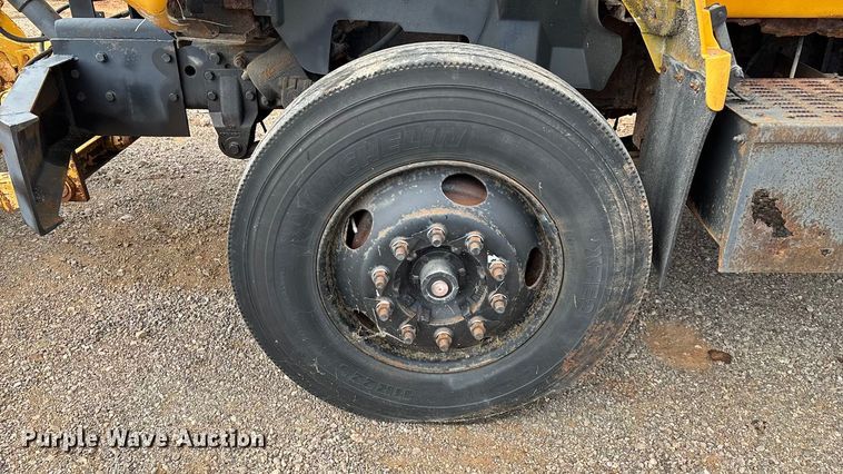 image for item ED2283 2002 Chevrolet C8500 dump truck