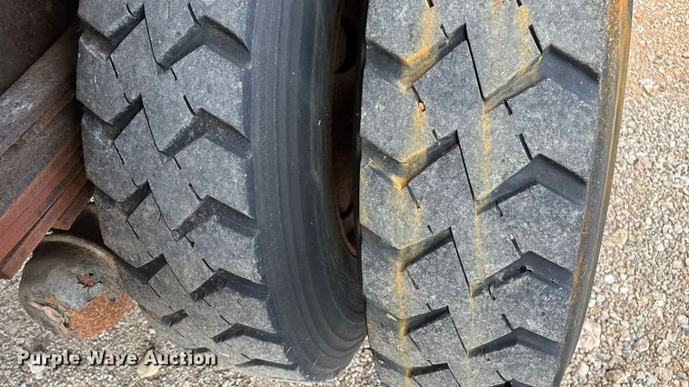 image for item ED2283 2002 Chevrolet C8500 dump truck