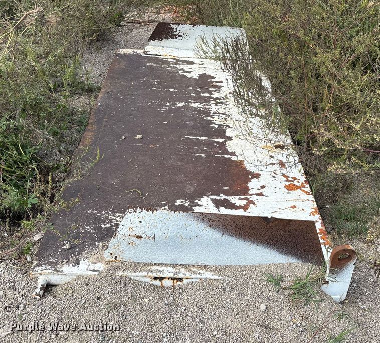 image for item ED2283 2002 Chevrolet C8500 dump truck