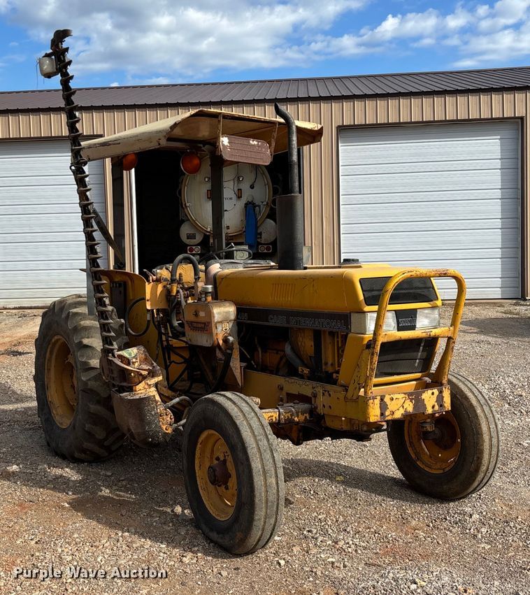 image for item ED2284 1991 Case International 495 tractor