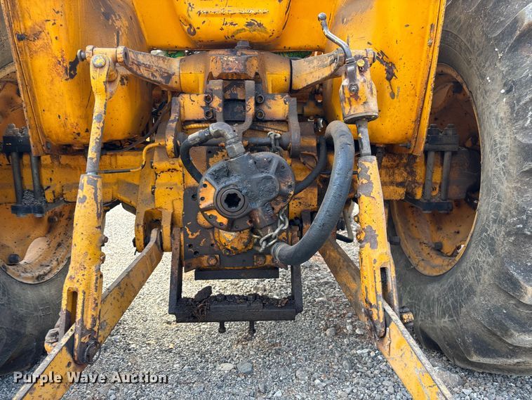 image for item ED2284 1991 Case International 495 tractor