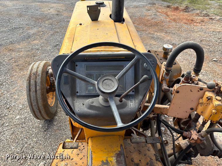 image for item ED2284 1991 Case International 495 tractor