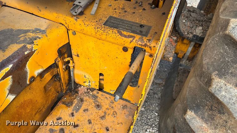 image for item ED2284 1991 Case International 495 tractor