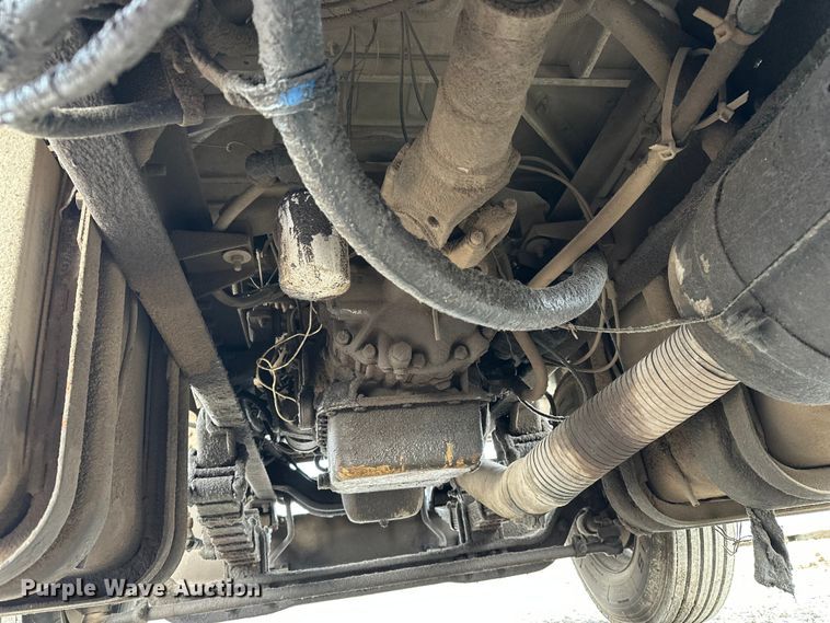 image for item EE3982 1995 Ford LT8000 dump truck