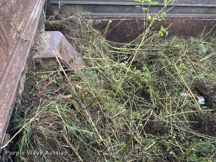 image for item EE3982 1995 Ford LT8000 dump truck