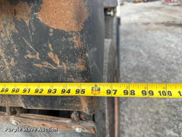 image for item EE3982 1995 Ford LT8000 dump truck