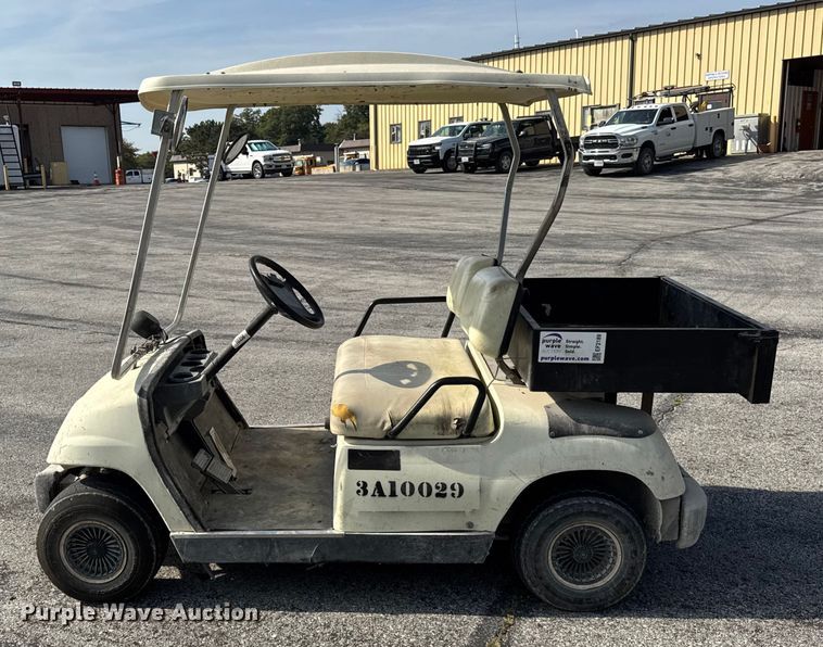image for item EF2189 2001 Yamaha G16A golf cart