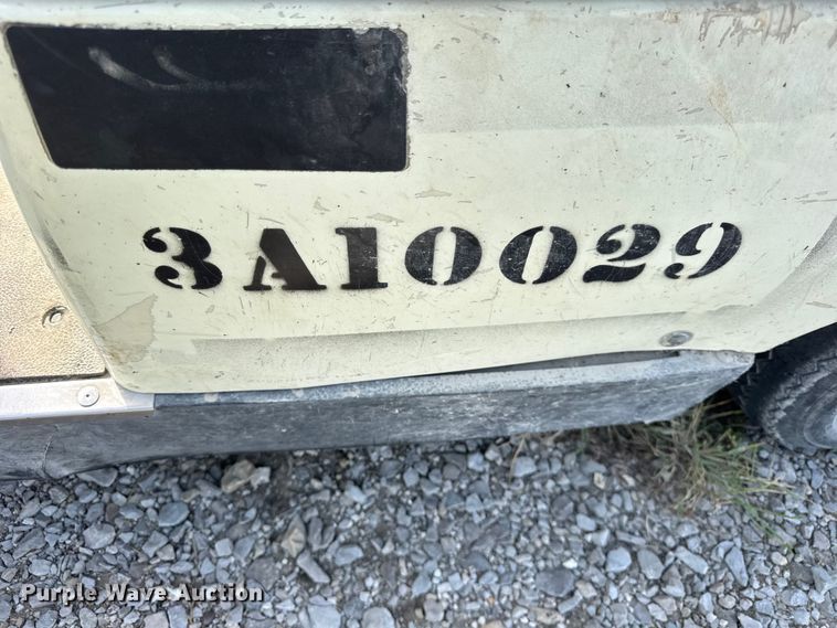 image for item EF2189 2001 Yamaha G16A golf cart