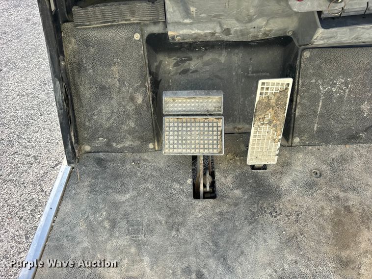 image for item EF2189 2001 Yamaha G16A golf cart