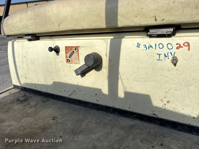 image for item EF2189 2001 Yamaha G16A golf cart