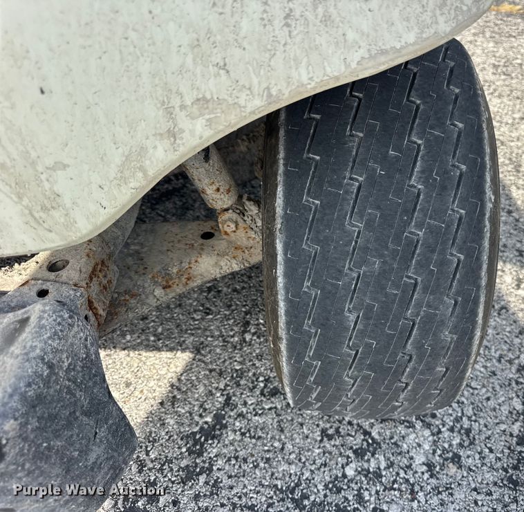 image for item EF2189 2001 Yamaha G16A golf cart