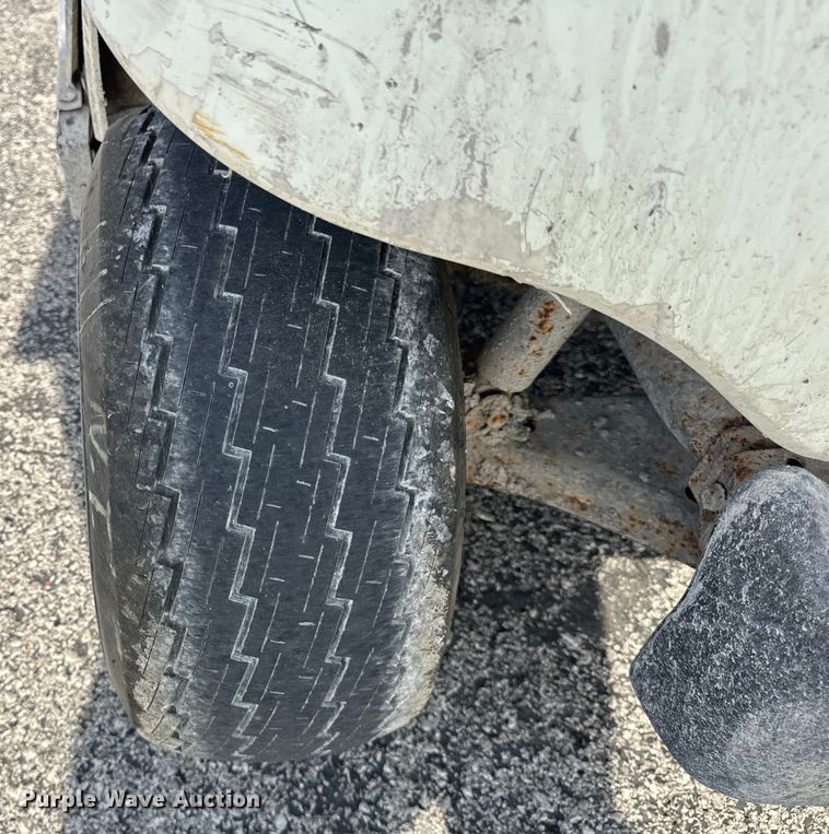 image for item EF2189 2001 Yamaha G16A golf cart