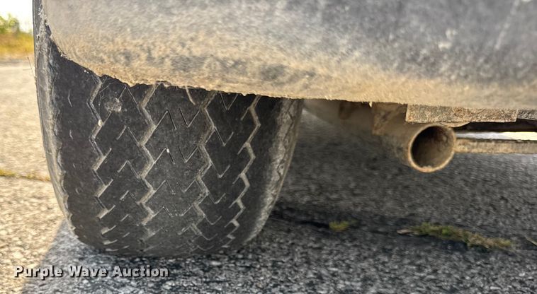 image for item EF2189 2001 Yamaha G16A golf cart