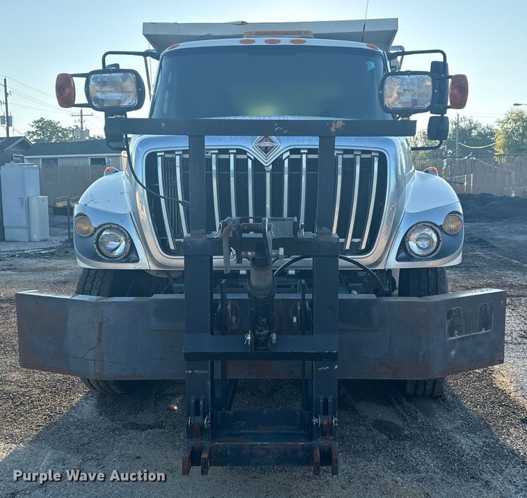 image for item EG8187 2014 International 7400 dump truck