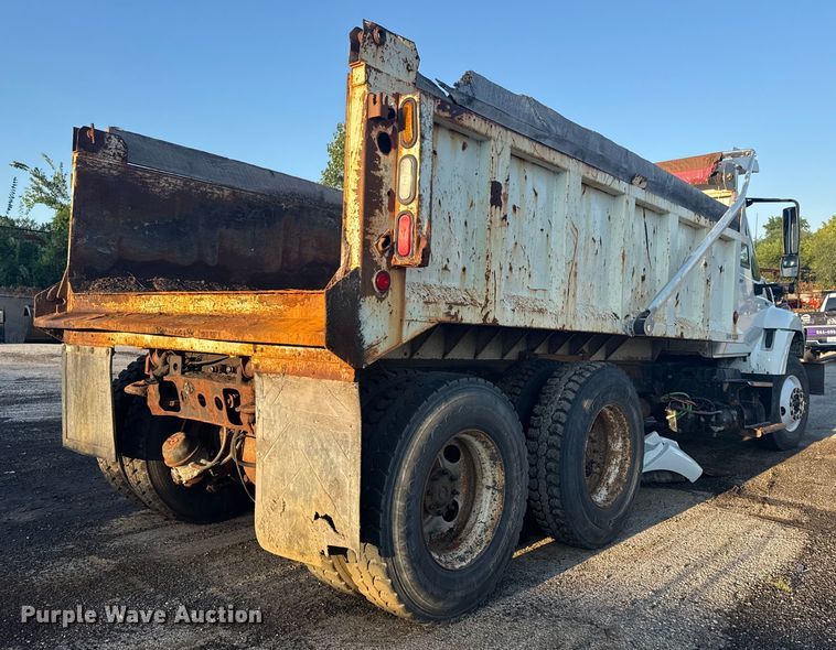 image for item EG8187 2014 International 7400 dump truck