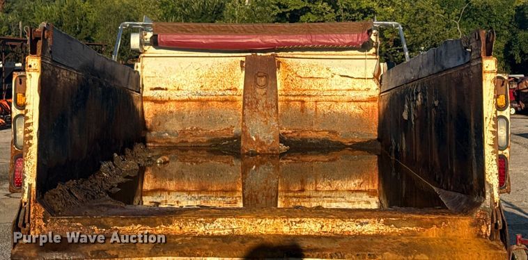 image for item EG8187 2014 International 7400 dump truck