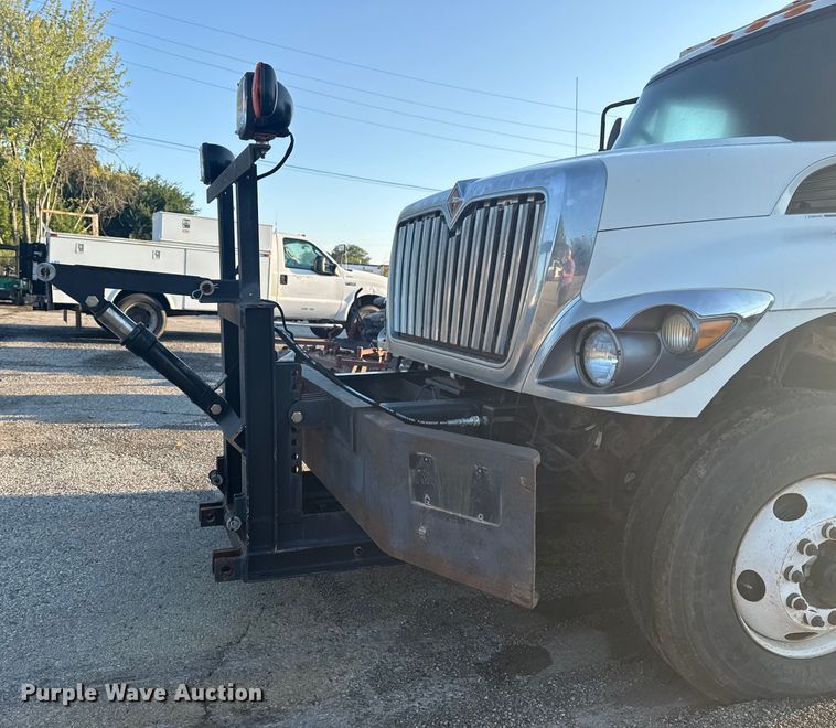 image for item EG8187 2014 International 7400 dump truck