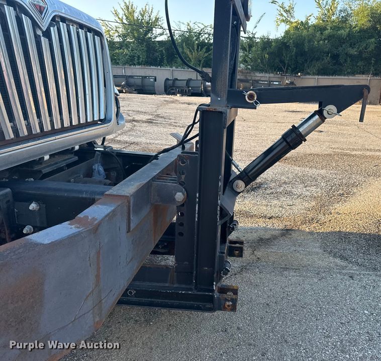 image for item EG8187 2014 International 7400 dump truck