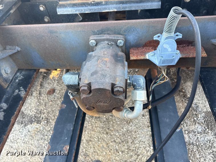 image for item EG8187 2014 International 7400 dump truck