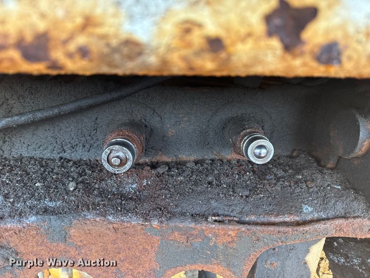 image for item EG8187 2014 International 7400 dump truck