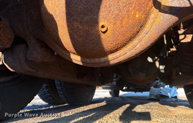 image for item EG8187 2014 International 7400 dump truck