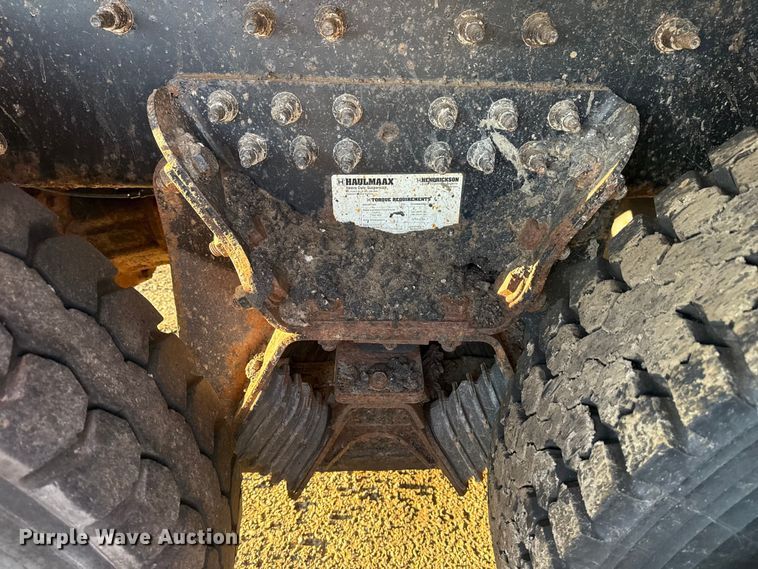 image for item EG8187 2014 International 7400 dump truck