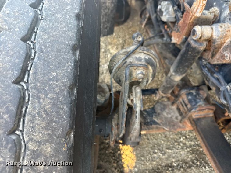 image for item EG8187 2014 International 7400 dump truck