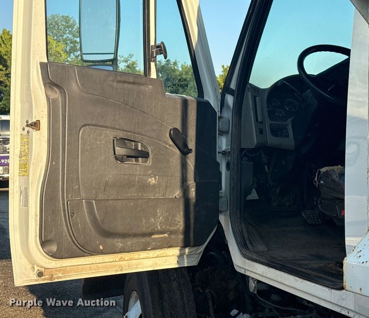 image for item EG8187 2014 International 7400 dump truck