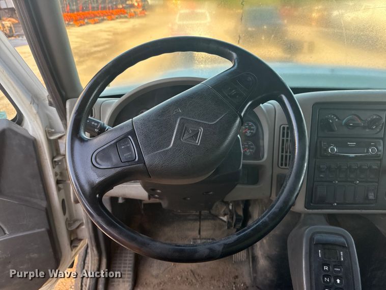 image for item EG8187 2014 International 7400 dump truck