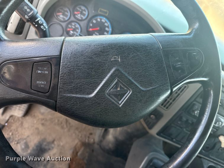 image for item EG8187 2014 International 7400 dump truck