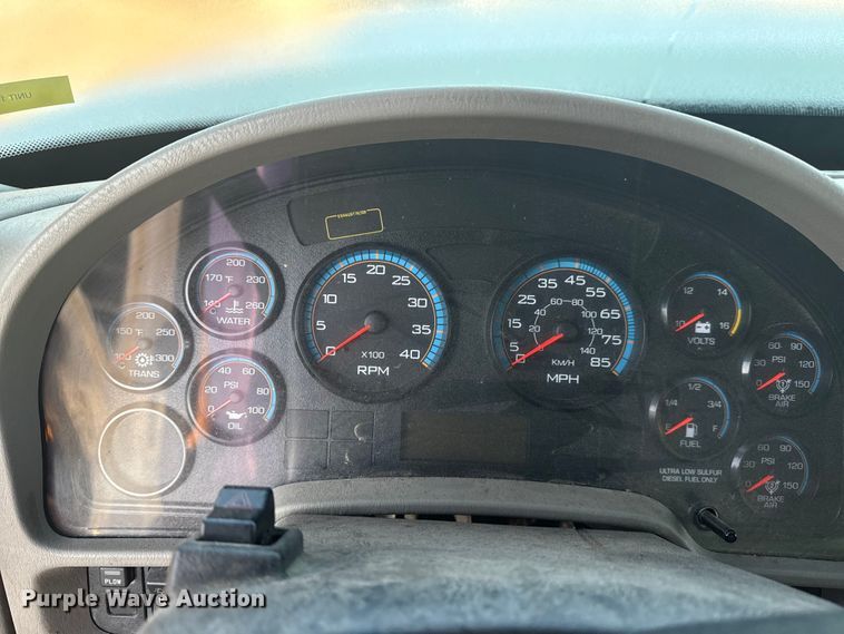 image for item EG8187 2014 International 7400 dump truck