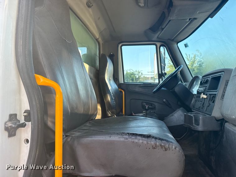 image for item EG8187 2014 International 7400 dump truck