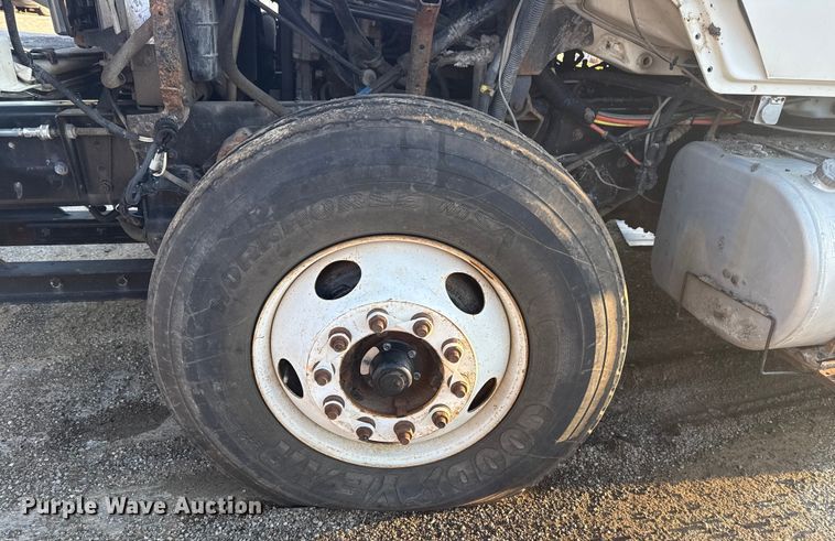 image for item EG8187 2014 International 7400 dump truck