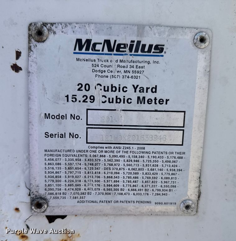 image for item EG8215 2013 Freightliner Business Class M2 refuse truck