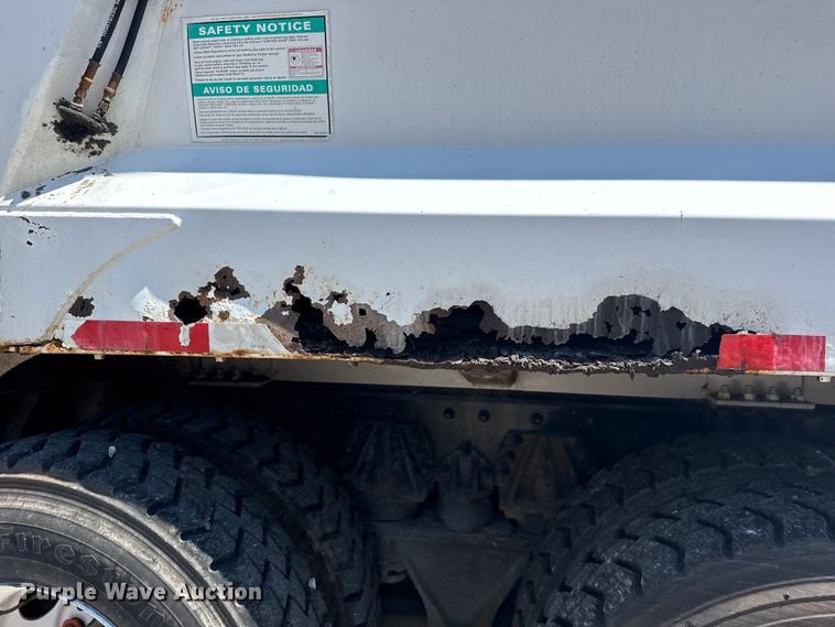 image for item EG8215 2013 Freightliner Business Class M2 refuse truck