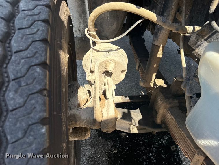 image for item EG8215 2013 Freightliner Business Class M2 refuse truck