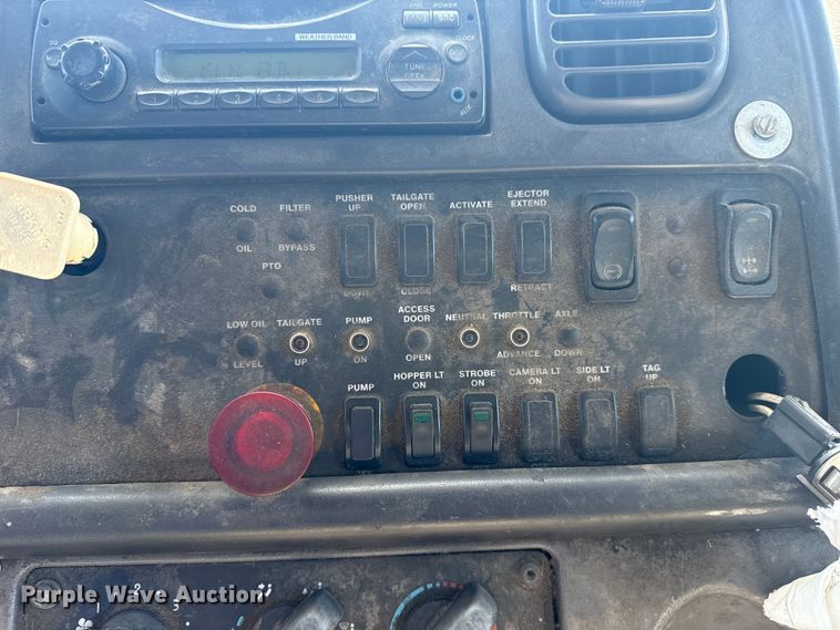 image for item EG8215 2013 Freightliner Business Class M2 refuse truck