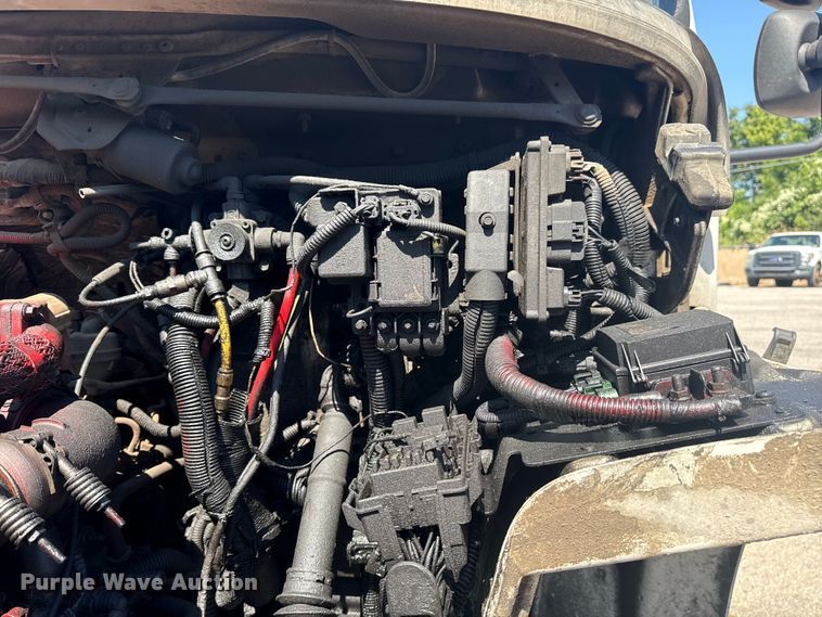 image for item EG8215 2013 Freightliner Business Class M2 refuse truck