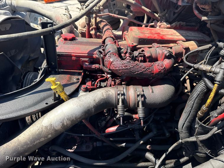 image for item EG8215 2013 Freightliner Business Class M2 refuse truck