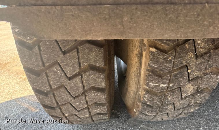 image for item EG8215 2013 Freightliner Business Class M2 refuse truck