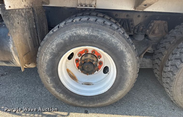 image for item EG8215 2013 Freightliner Business Class M2 refuse truck