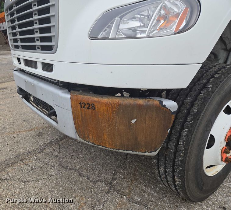 image for item EG8220 2012 Freightliner Business Class M2 refuse truck