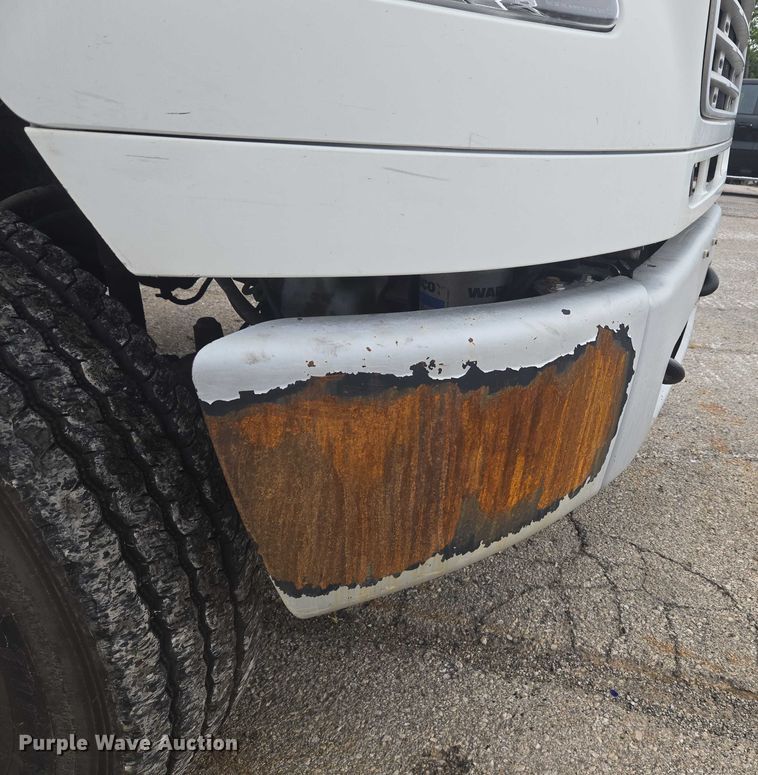 image for item EG8220 2012 Freightliner Business Class M2 refuse truck