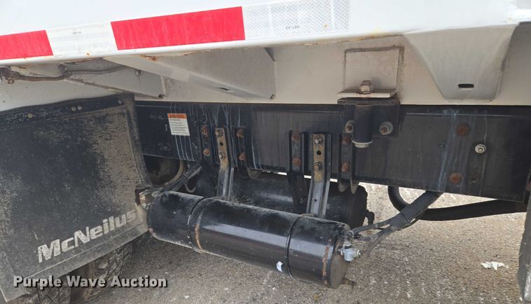 image for item EG8220 2012 Freightliner Business Class M2 refuse truck